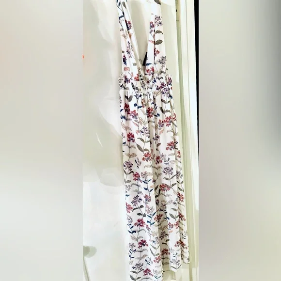 Forever 21 Deep V Sheer White Floral Wildflower Maxi Dress - Medium